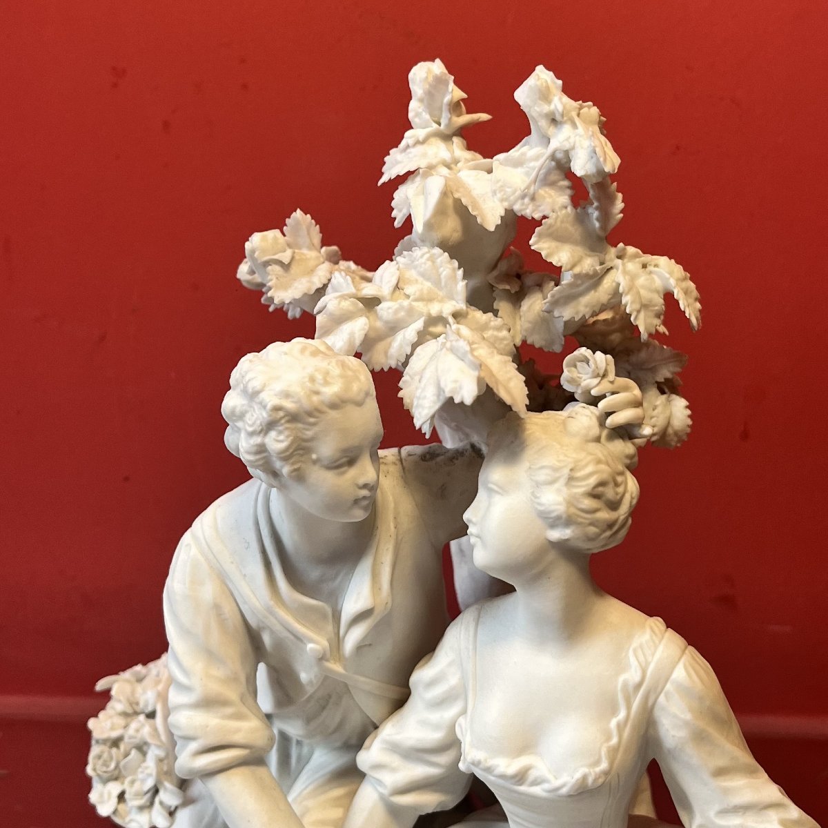Meissen, scène galante en biscuit-photo-1