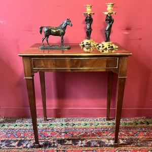 Table de salon en acajou, époque Louis XVI