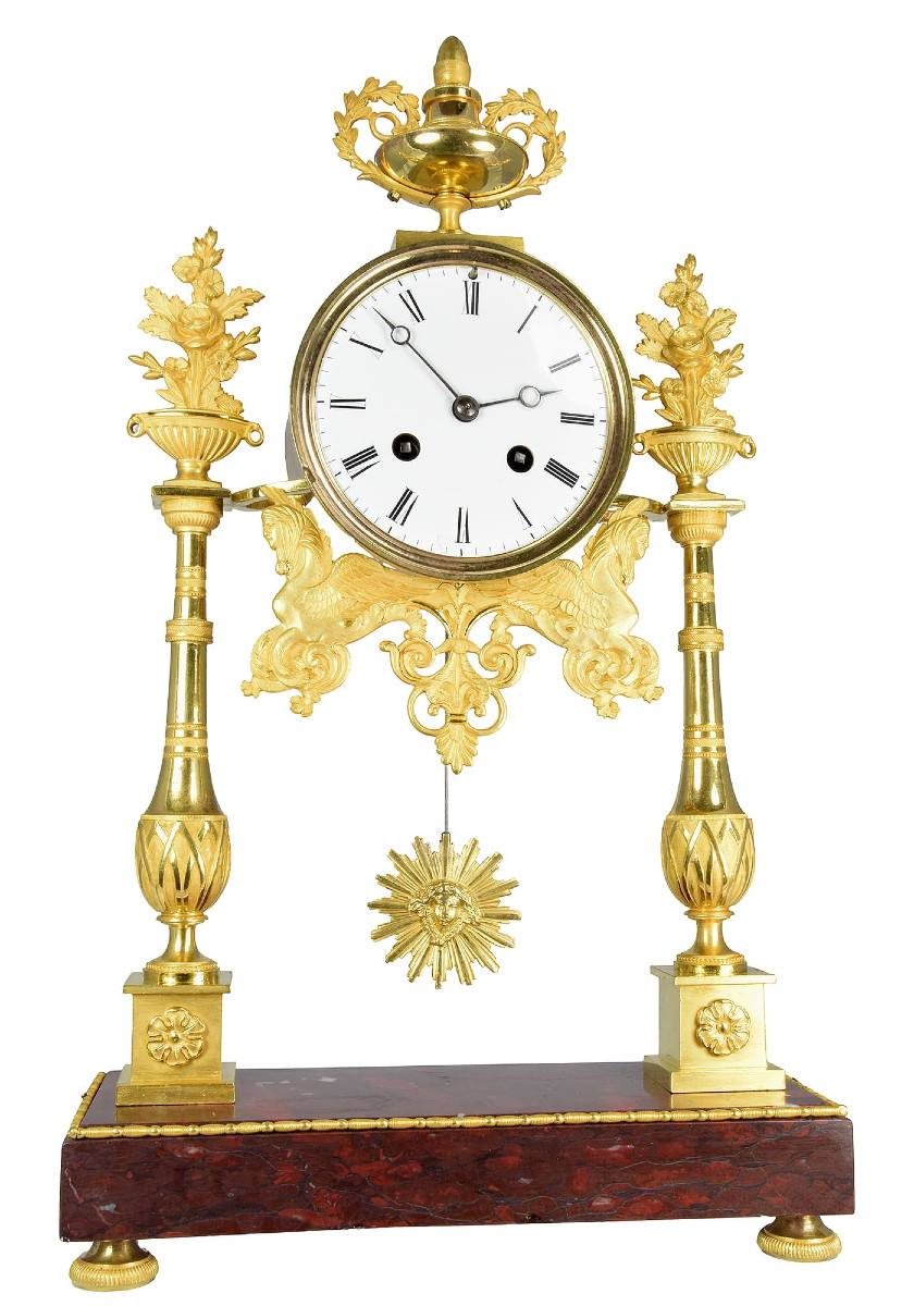 Pendule portique en bronze doré au mercure et marbre