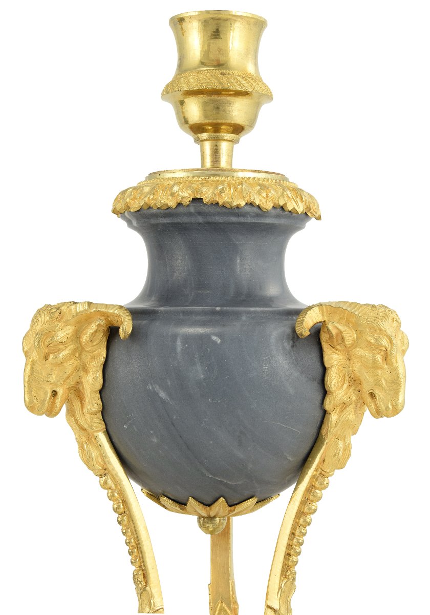 Paire de vases bougeoirs à tête de béliers-photo-4