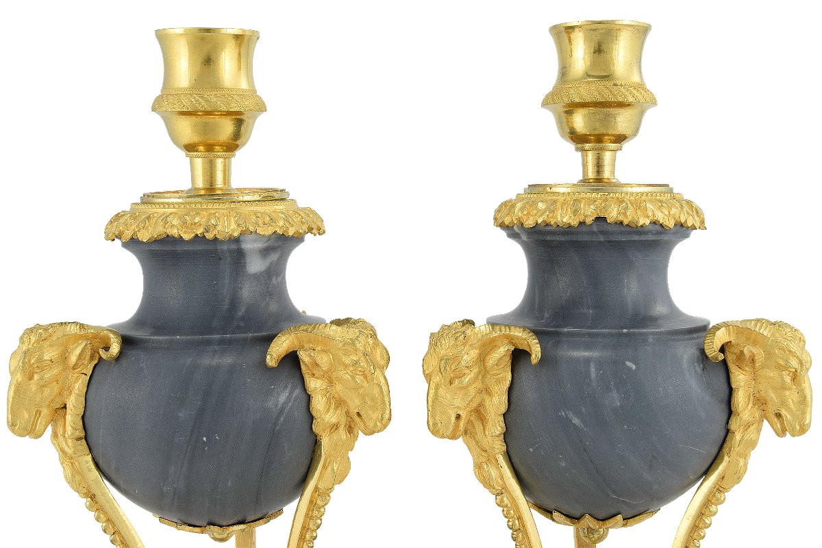 Paire de vases bougeoirs à tête de béliers-photo-1