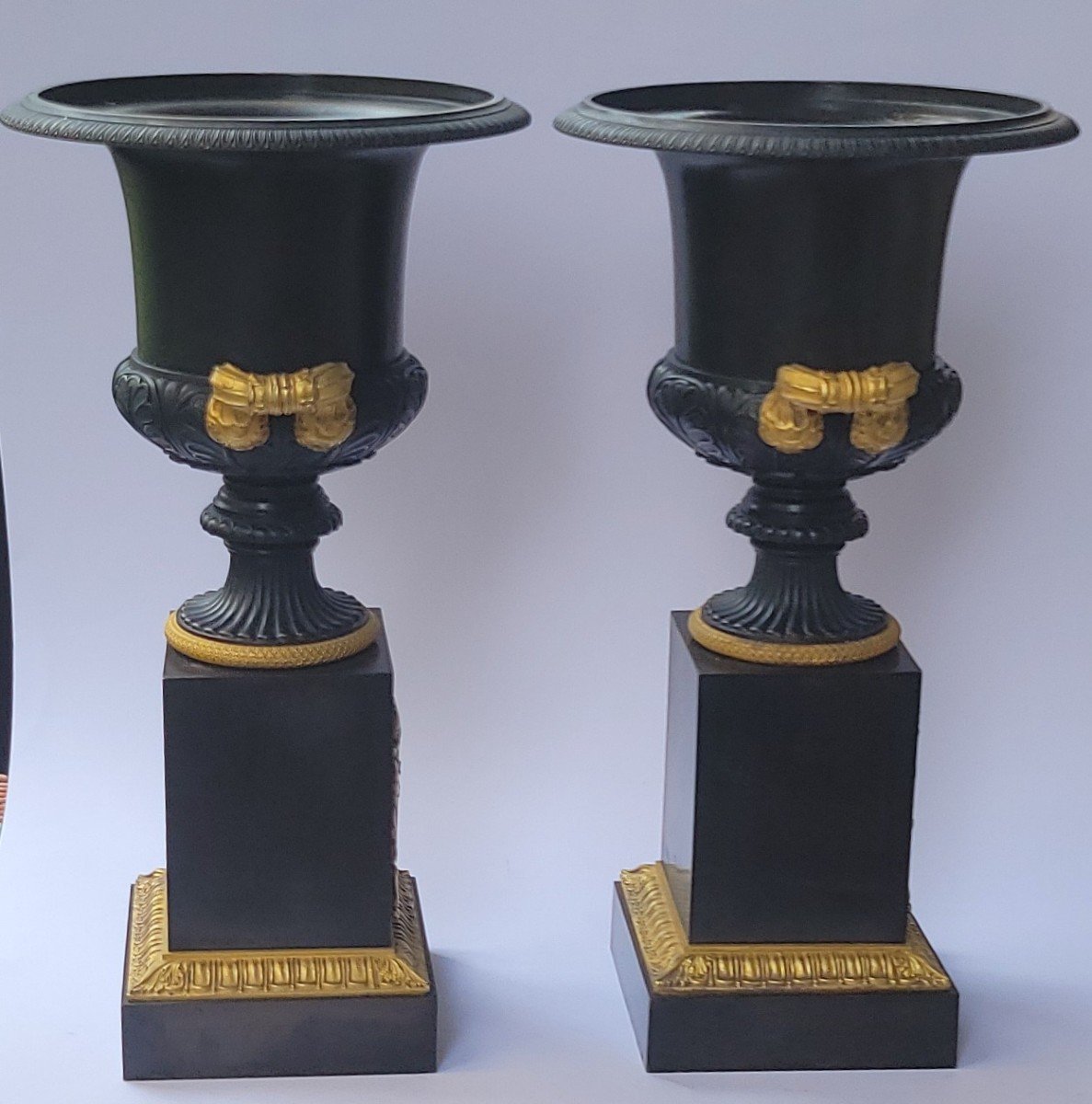 Pair Of Medicis Vases In Gilt Bronze With Green Patina Circa 1825-photo-4