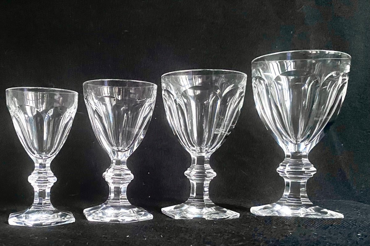 Baccarat   Service De 45  Verres Modèle Harcourt
