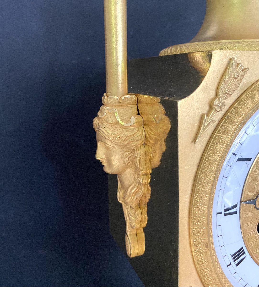 Early 19th Century Chiseled And Gilt Bronze Vase Clock Signed Chevillad Rosier In Paris-photo-4