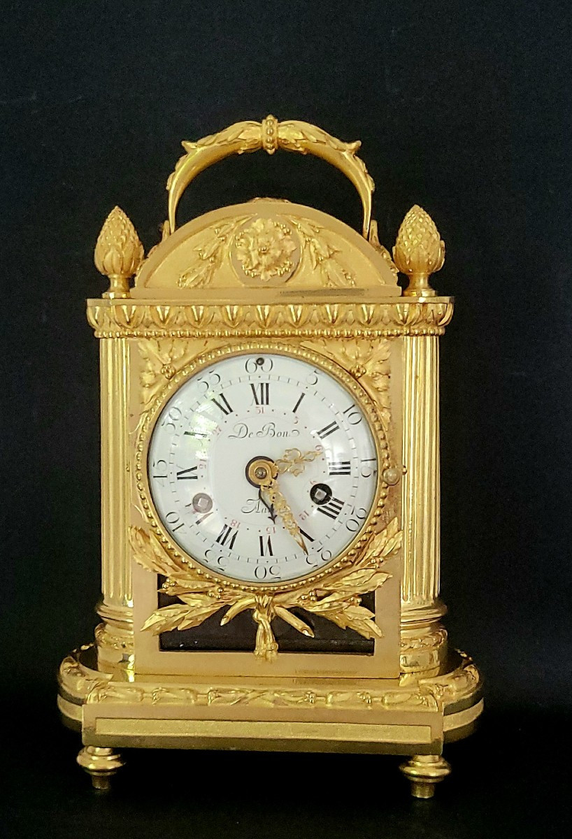 pendule transportable en bronze doré époque Louis XVI attribuée à R. Osmond