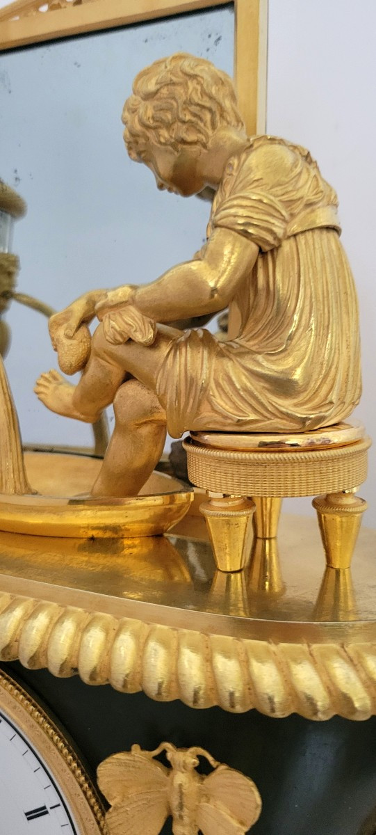pendule  " la toilette" en bronze doré et patiné d'époque empire-photo-2