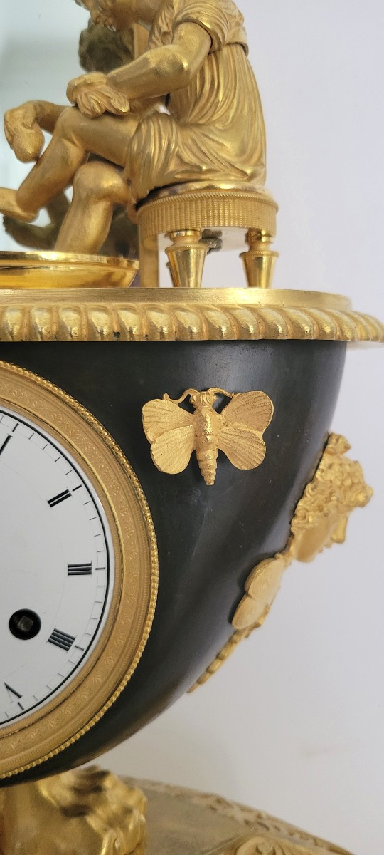 pendule  " la toilette" en bronze doré et patiné d'époque empire-photo-4