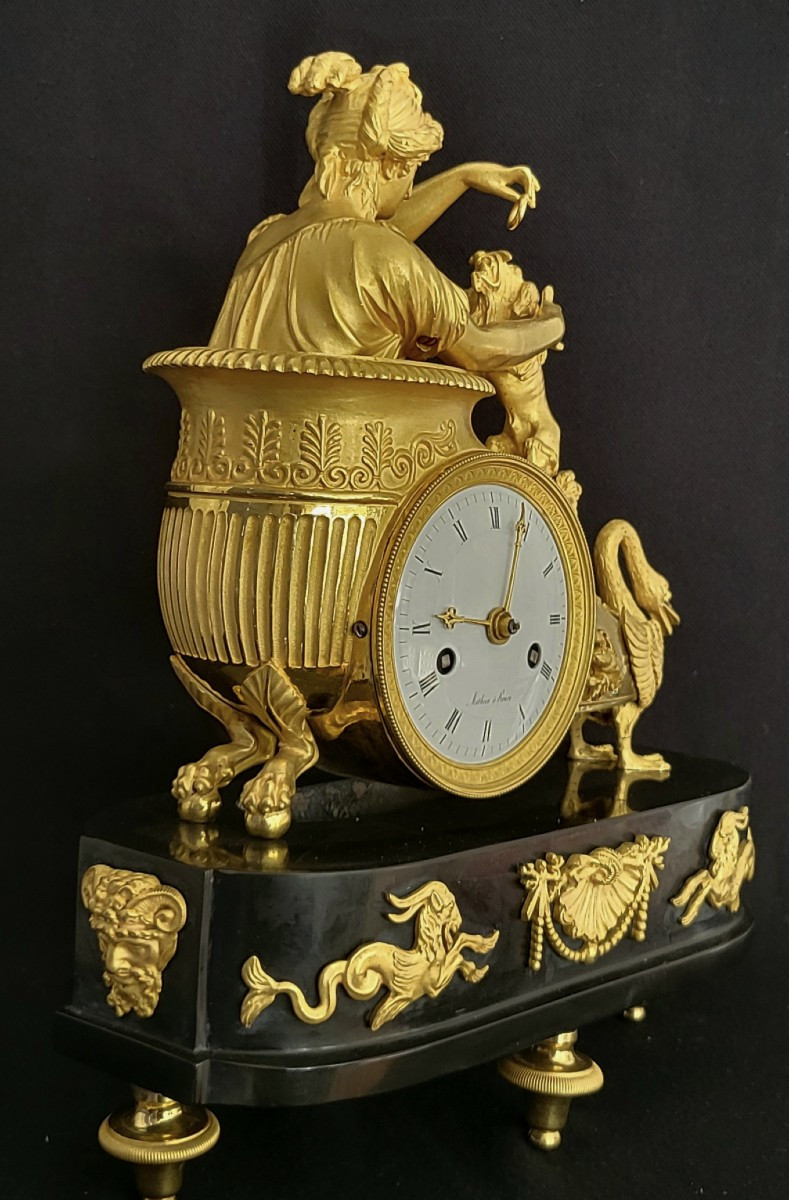 pendule en bronze doré "Vénus jouant avec son chien" dite char de vénus ",  époque empire -photo-3