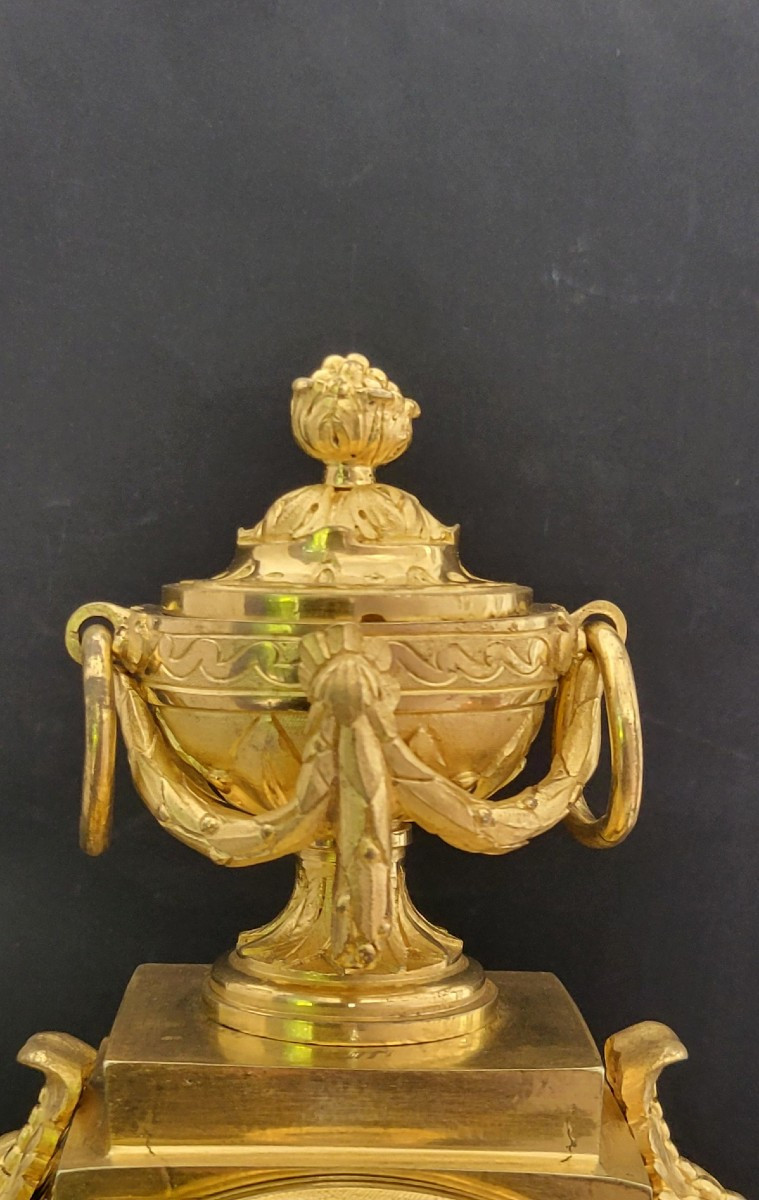Clock In Gilded Bronze From The 18th Century, Attributed To Osmond-photo-2