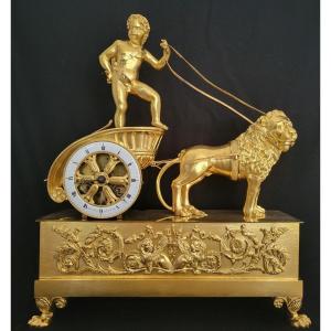 Pendule Au Char En Bronze Doré  signée LEROY Palais Royal  d'époque Restauration 