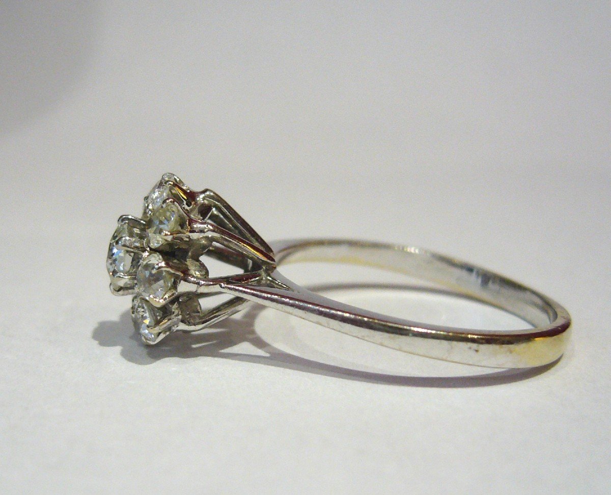 Bague fleur en or gris et diamants-photo-3