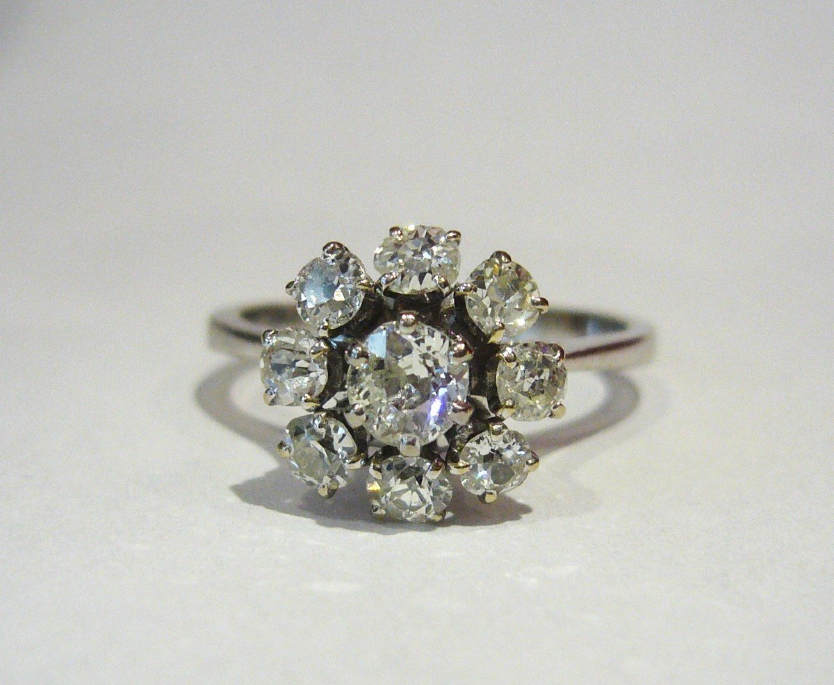Bague fleur en or gris et diamants