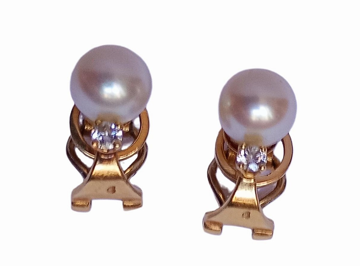 Paire de clips d'oreilles en or, perle et diamant