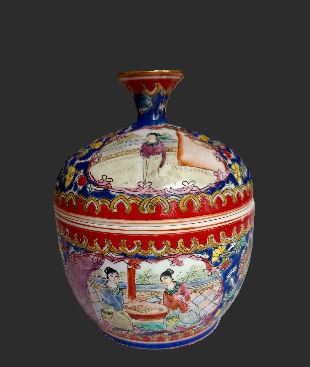 Pot couvert en porcelaine, Chine
