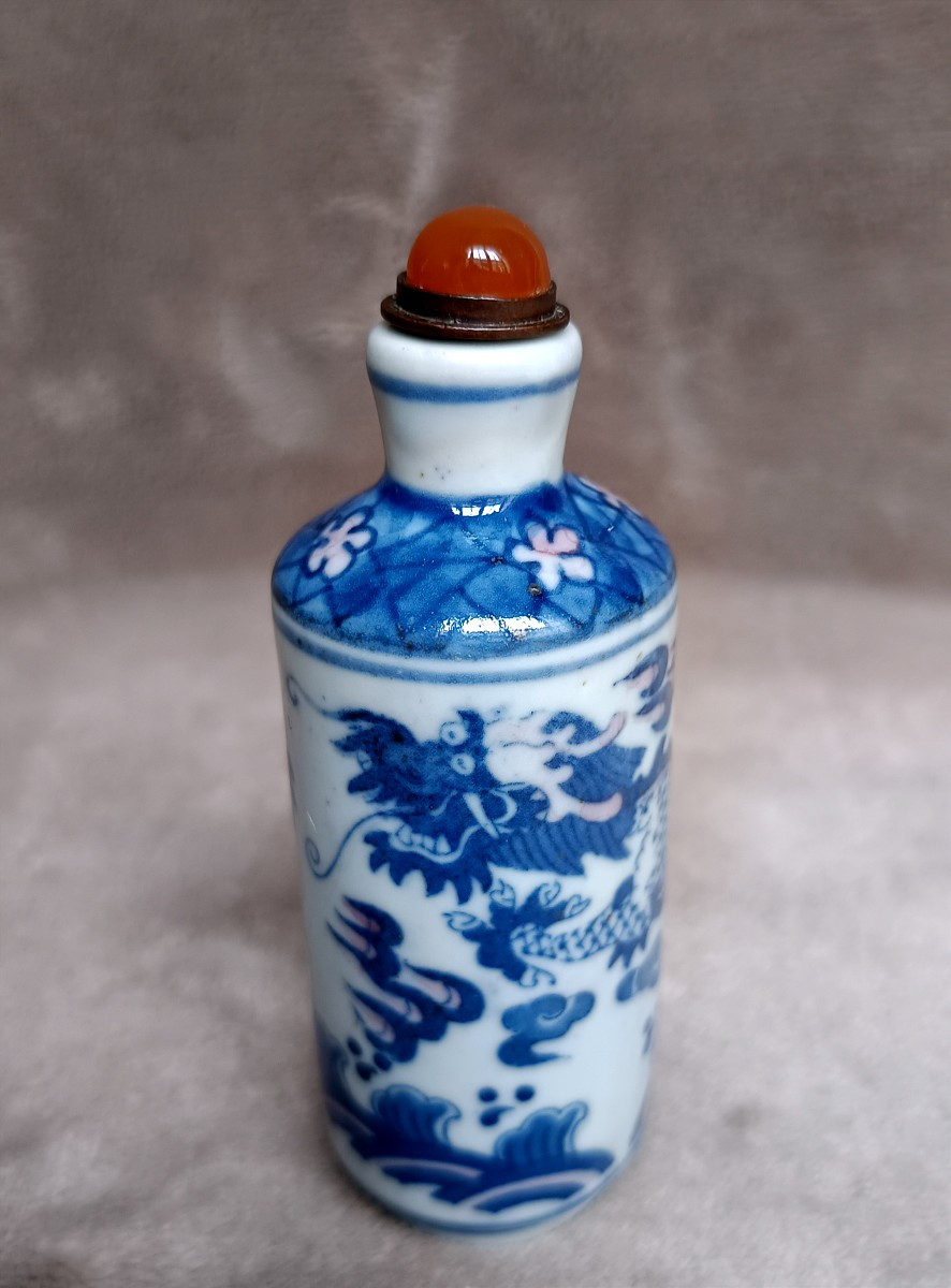 Chine - Tabatière en porcelaine