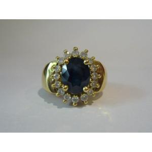 Bague en or jaune, saphir et diamants