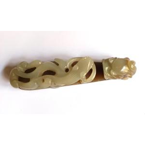 Chine, fibule en jade céladon