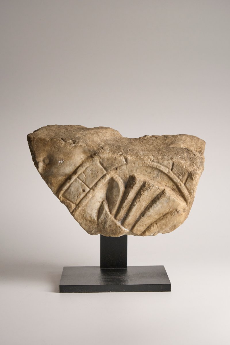 Fragment de frise architecturale en marbre blanc - Art romain, Ier siècle après J.-C.