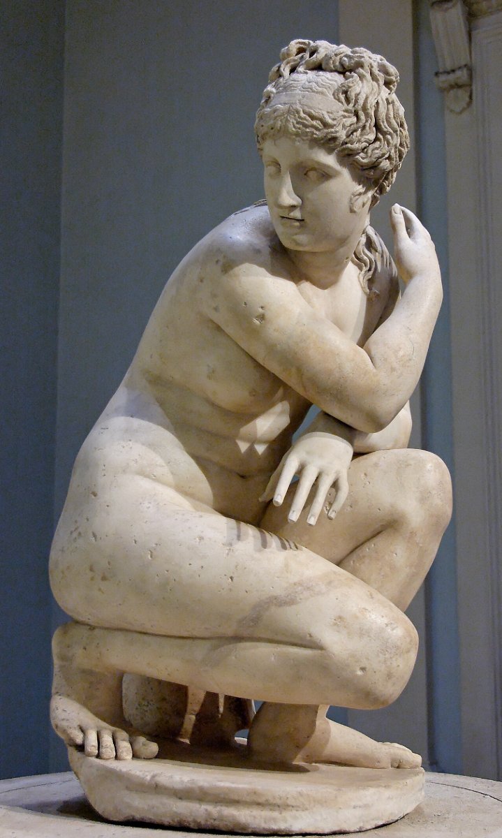 Crouching Venus (bathing), Bronze On A Sienna-yellow Marble Pedestal, 19th Century-photo-4