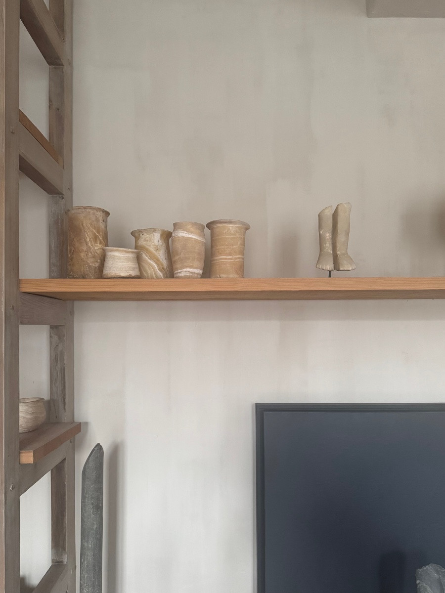 Cycladic Leg Fragment -photo-2