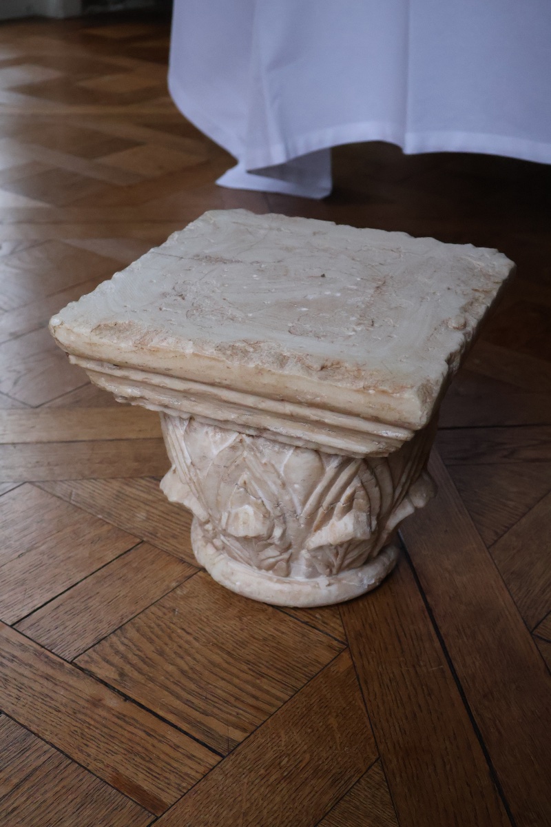 Small White Marble Capital -photo-3