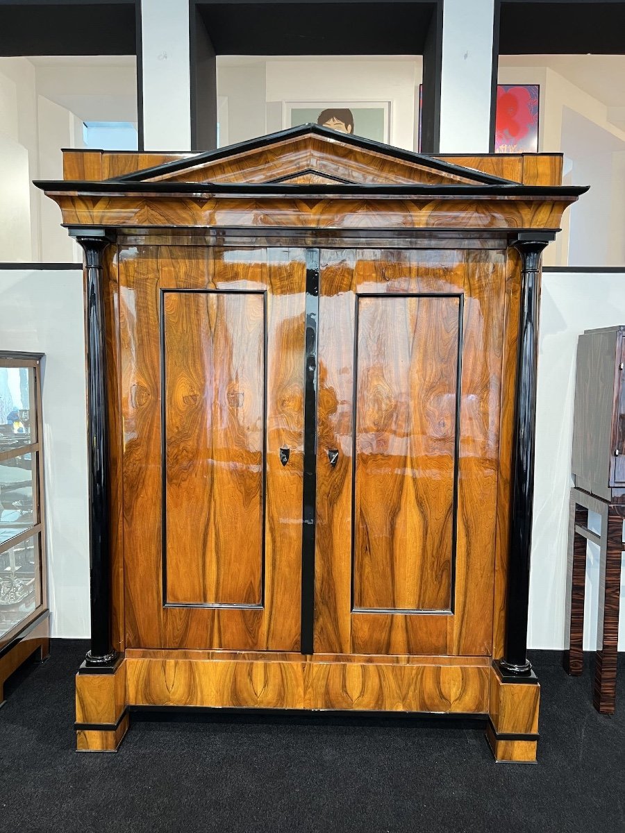 Armoire Biedermeier, Placage De Noyer, Allemagne Centrale Vers 1825-photo-1