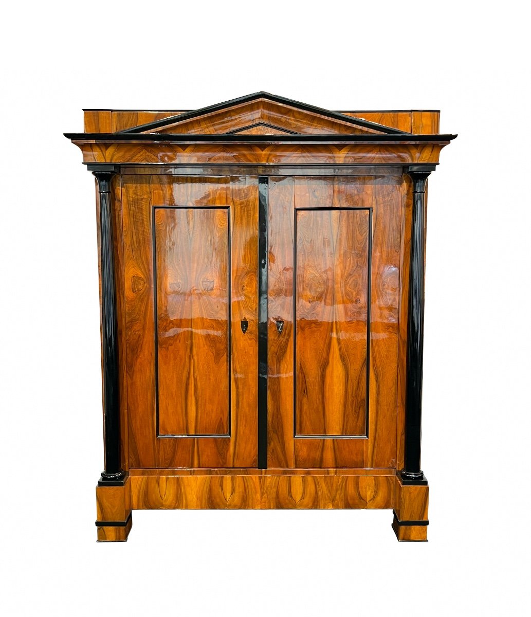 Armoire Biedermeier, Placage De Noyer, Allemagne Centrale Vers 1825