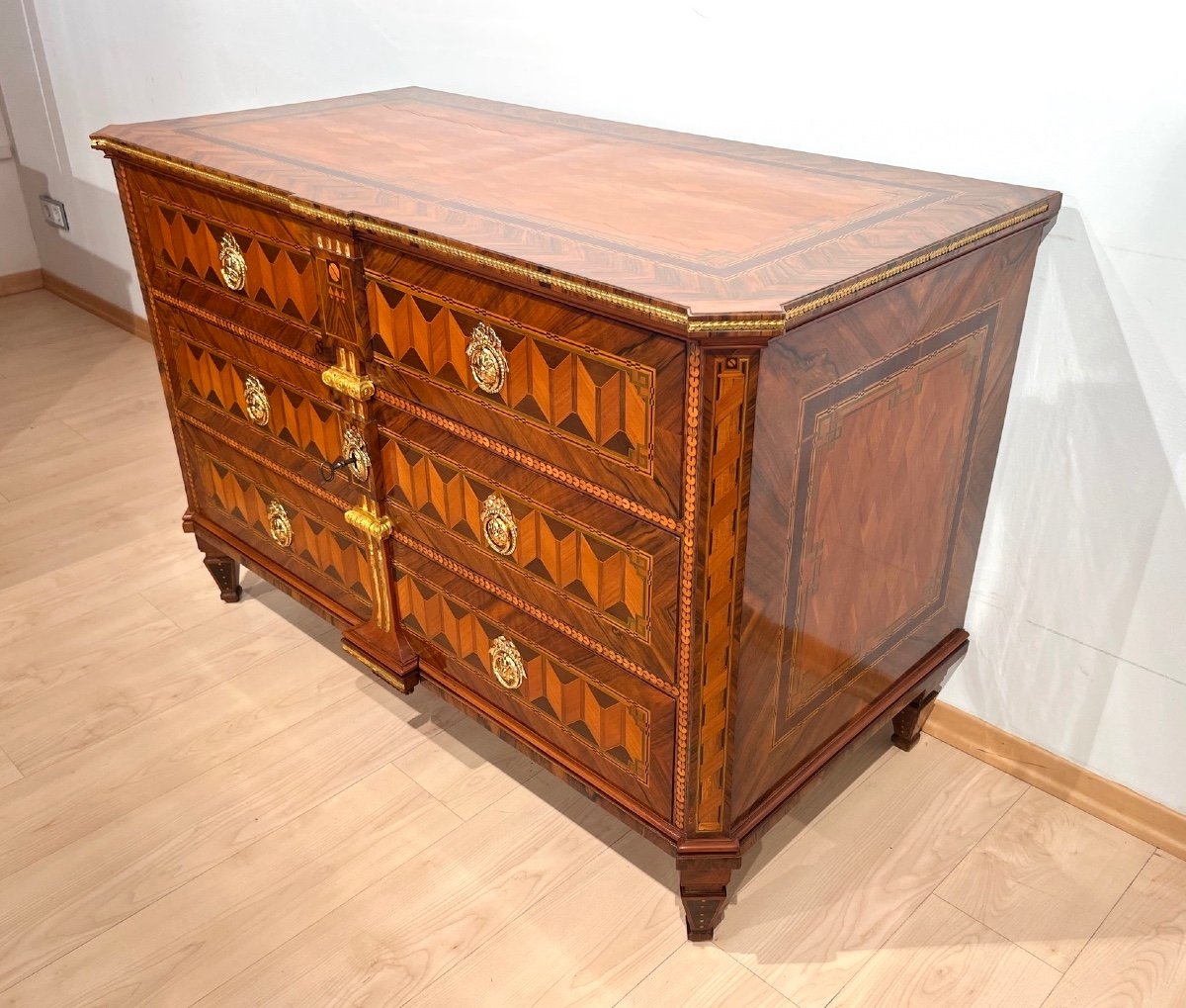 Louis XV. Commode, Walnut Veneer, Inlays, Gold Plated, Austria/vienna Circa 1790-photo-3