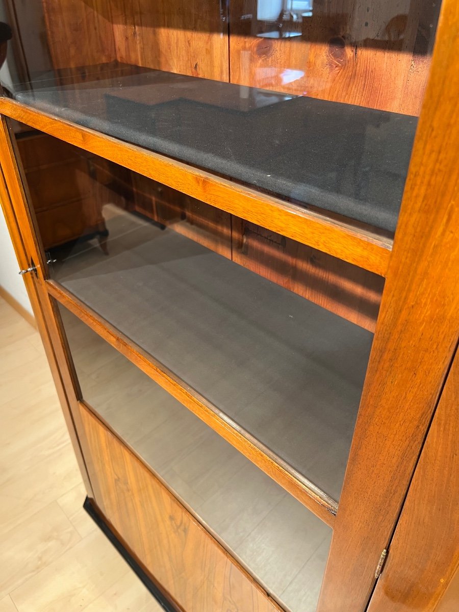 Biedermeier Bookcase, Walnut, Glass, Austria Circa 1825-photo-7