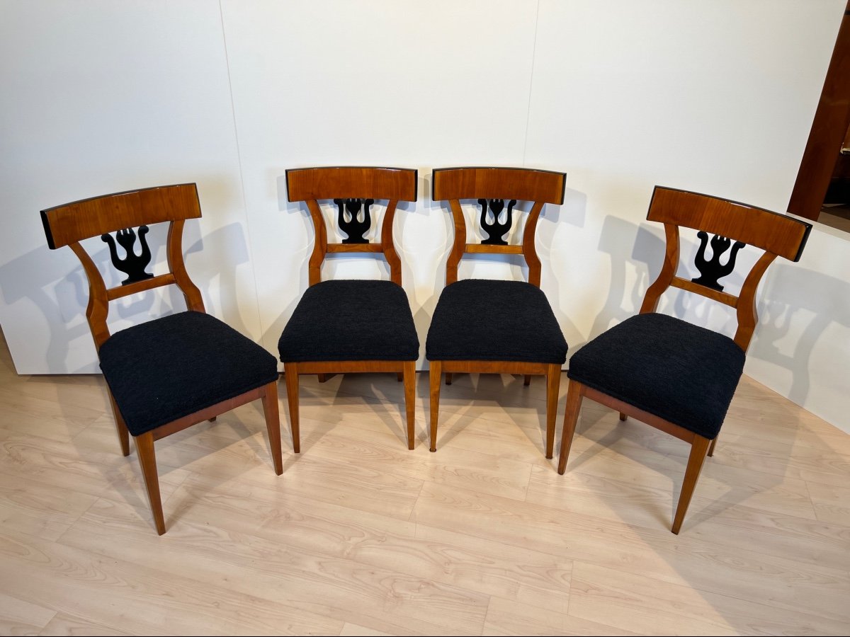Set Of Four Biedermeier Chairs, Cherry Wood, South Germany Circa 1830-photo-4