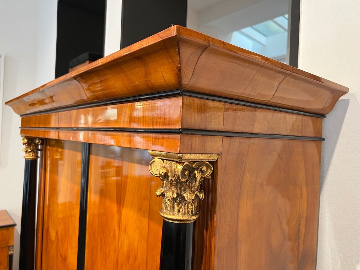 Biedermeier Wardrobe, Cherry Veneer, Columns, Golden Capitals, Austria Circa 1820-photo-2