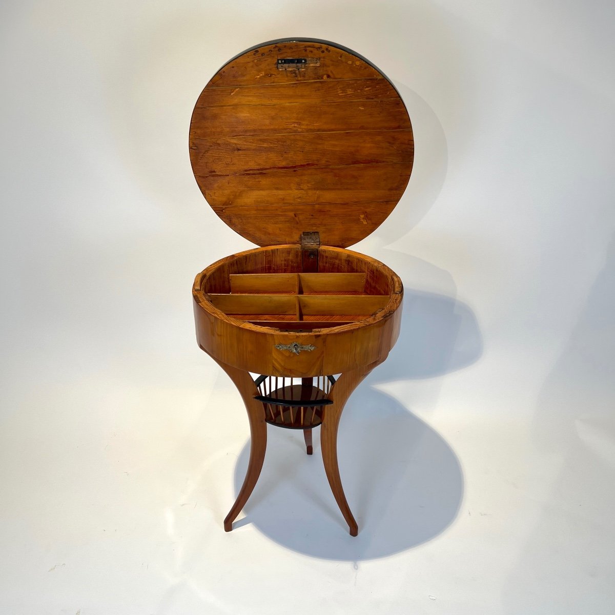 Table De Couture Biedermeier, Bois De Cerisier, Allemagne Du Sud Vers 1820-photo-3