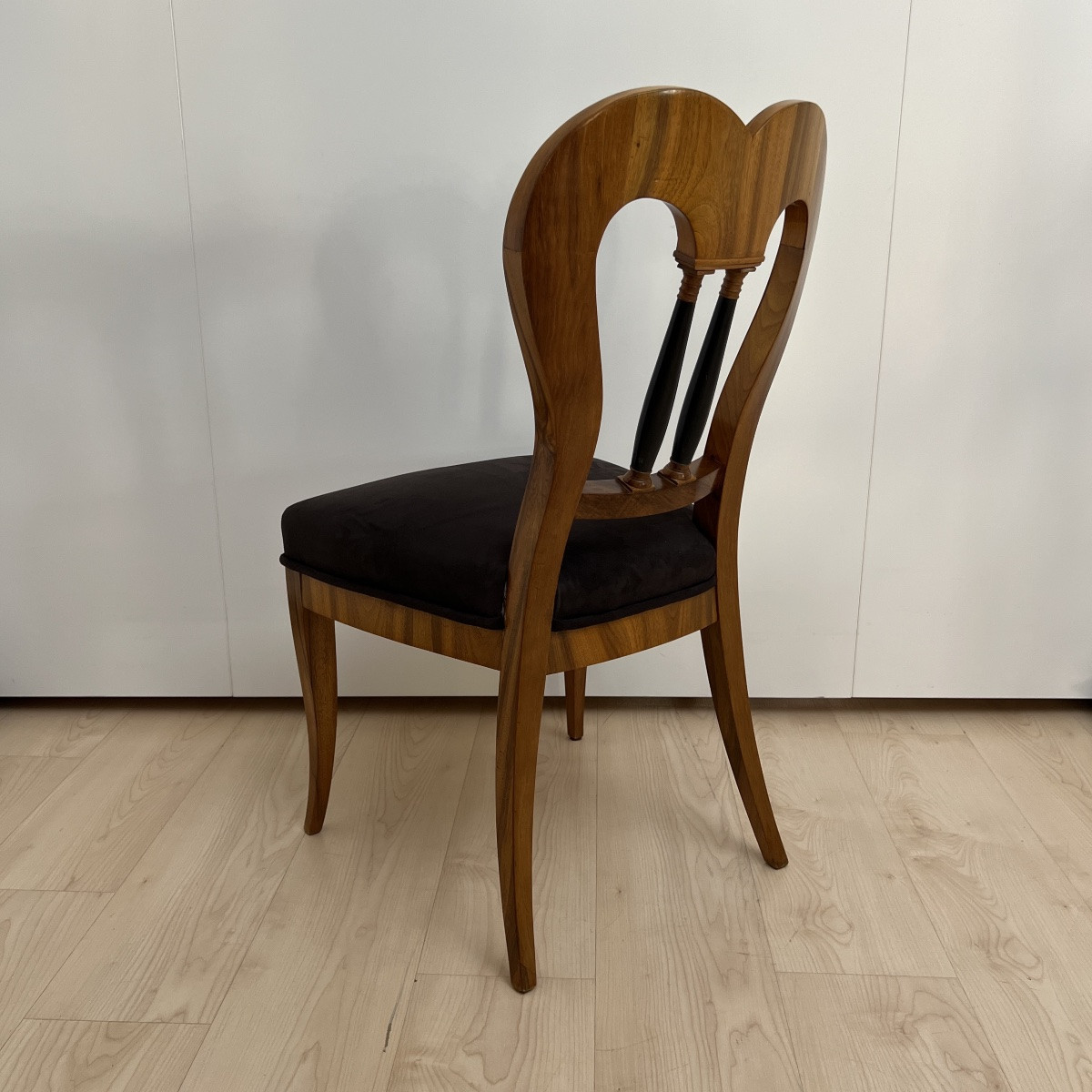 Ensemble de 4 chaises Biedermeier, noyer, daim brun, Allemagne vers 1825-photo-5