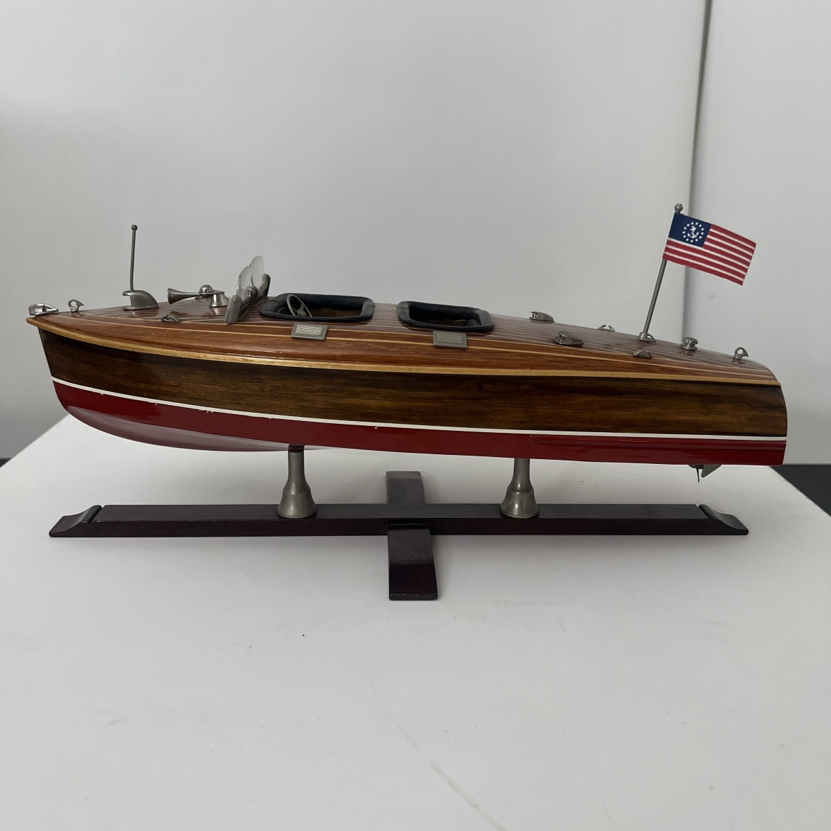 Bateau à moteur miniature, Chris-Craft, divers bois, métal et laque, États-Unis vers 1950-photo-2
