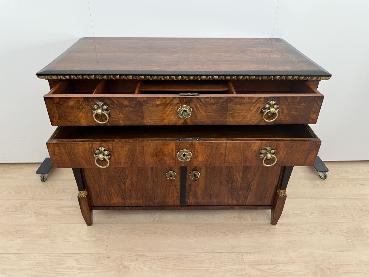 Buffet Empire, noyer, feuille d'or, laiton, Autriche vers 1815-photo-4
