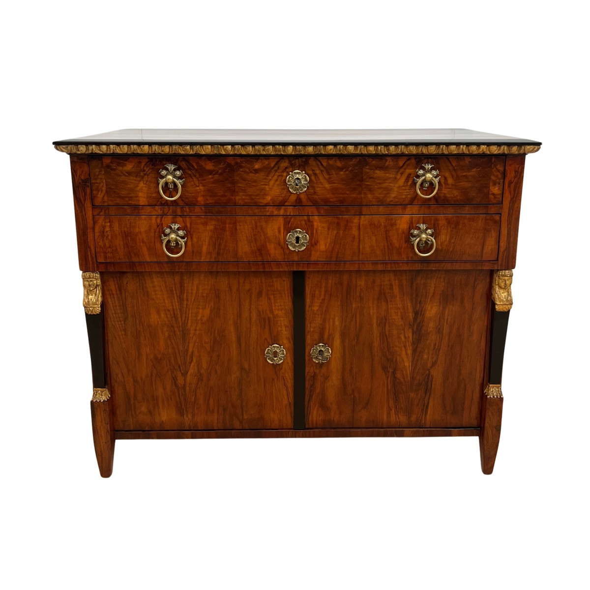 Buffet Empire, noyer, feuille d'or, laiton, Autriche vers 1815