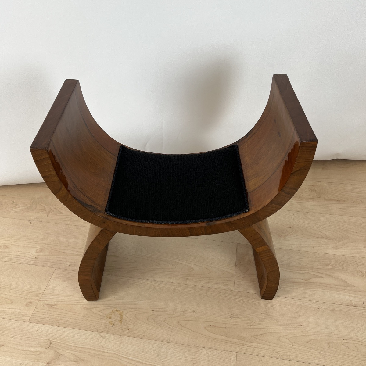 Tabouret Art Déco, placage de noyer, tissu noir, Italie vers 1930-photo-3