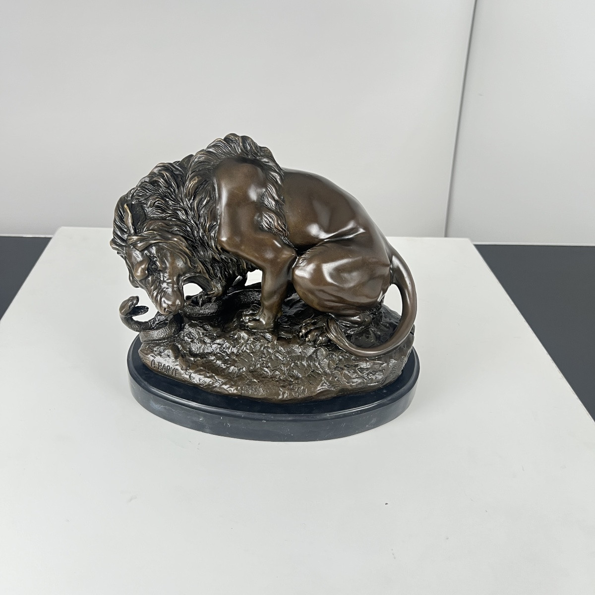 Sculpture en bronze, lion avec serpent, d'après A. Barye, France, XXe siècle-photo-6