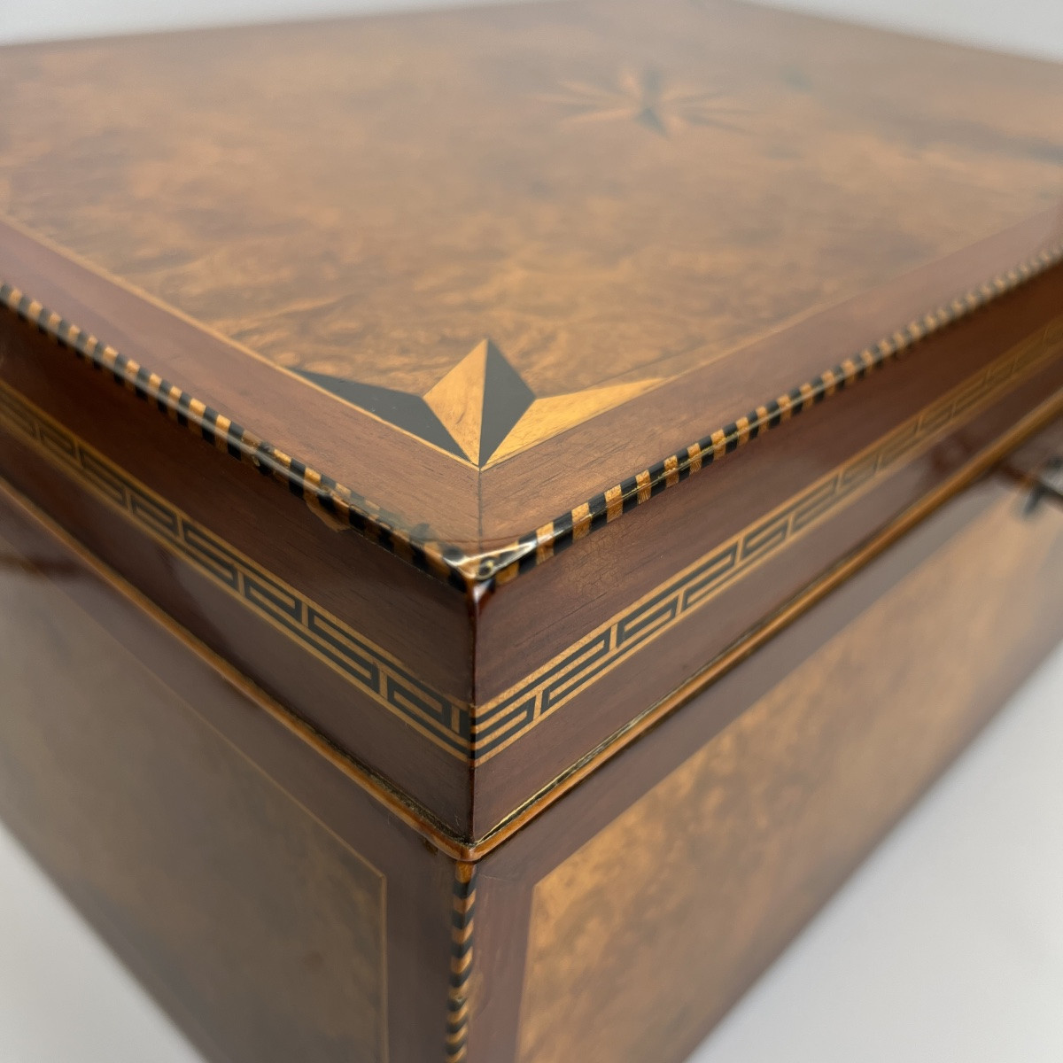 Biedermeier Box, Mahogany, Root Wood, Oak, Marquetry, Southern Germany, Circa 1840-photo-6