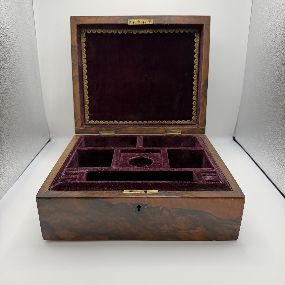 Neoclassical Dressing Table, Inlaid Walnut, Velvet Interior, Southern Germany, Circa 1900-photo-2