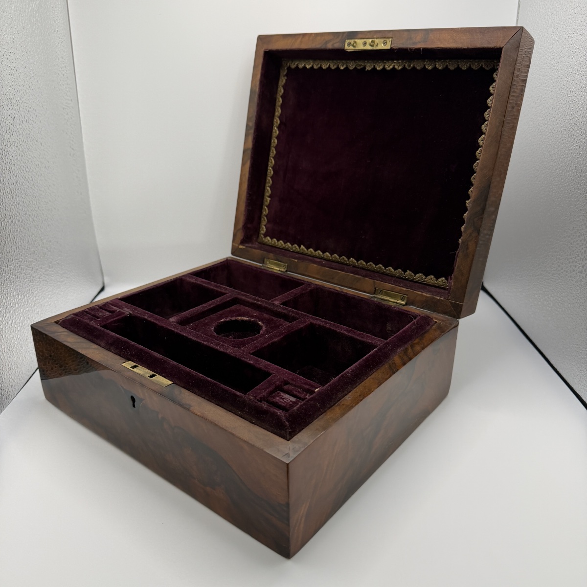 Neoclassical Dressing Table, Inlaid Walnut, Velvet Interior, Southern Germany, Circa 1900-photo-1