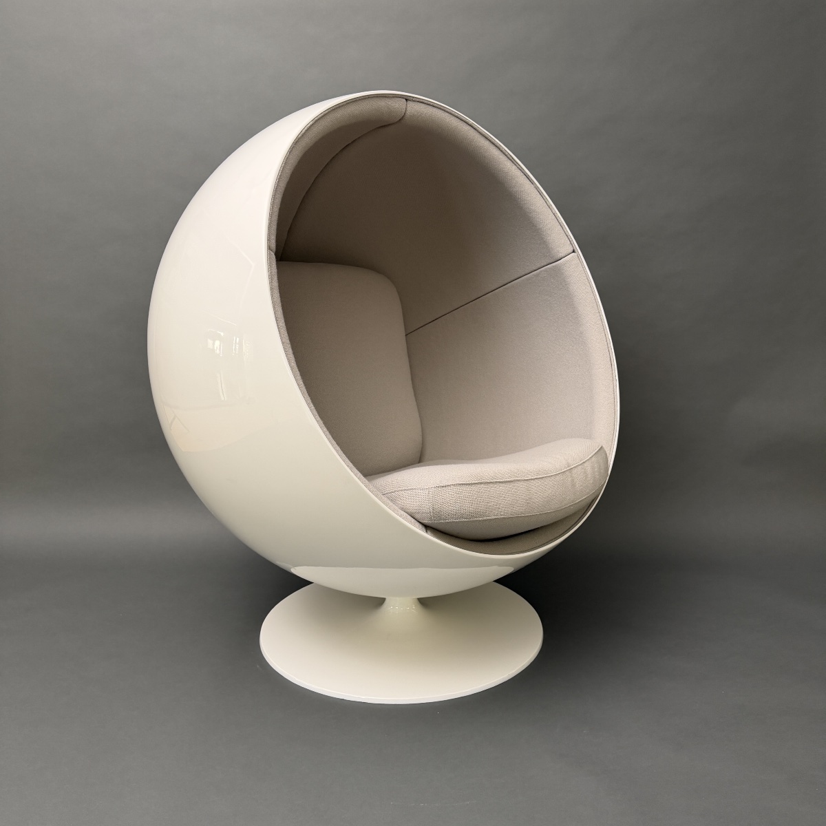 Original Ball Chair By Asko, Eero Aarnio, White And Gray, Finland, 1960s-photo-3