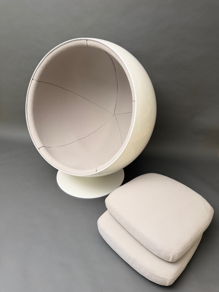 Original Ball Chair By Asko, Eero Aarnio, White And Gray, Finland, 1960s-photo-2
