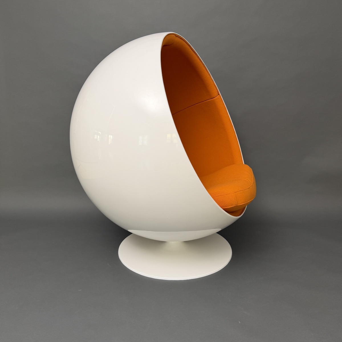 Original Asko Ball Chair, Eero Aarnio, White And Orange, Finland, 1960s-photo-3