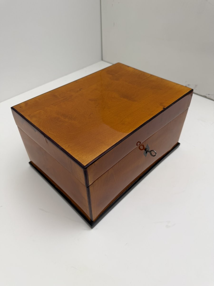 Coffret de style Biedermeier, placage de bouleau, ébène, sud de l'Allemagne, vers 1830-photo-2