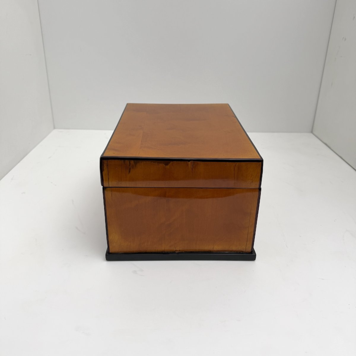 Coffret de style Biedermeier, placage de bouleau, ébène, sud de l'Allemagne, vers 1830-photo-3