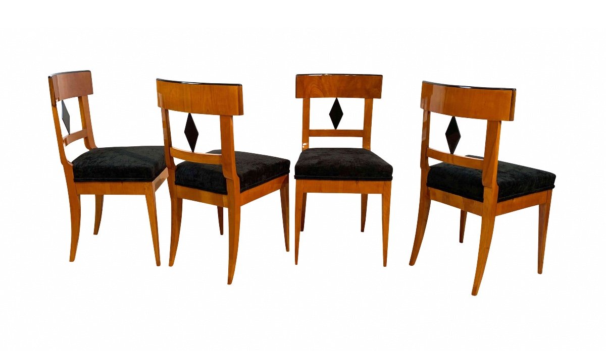 Suite De 4 Chaises Biedermeier, Merisier, Allemagne Du Sud Vers 1820