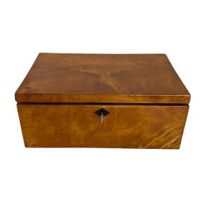 Coffret Biedermeier tardif, bouleau massif, Allemagne du Nord, vers 1840