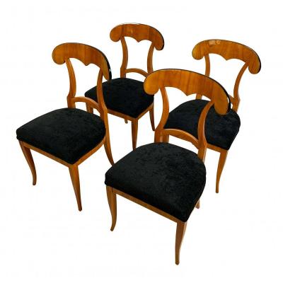 Set Of Four Biedermeier Shovel Chairs, Cherry Veneer, Southern Germany Circa 1820