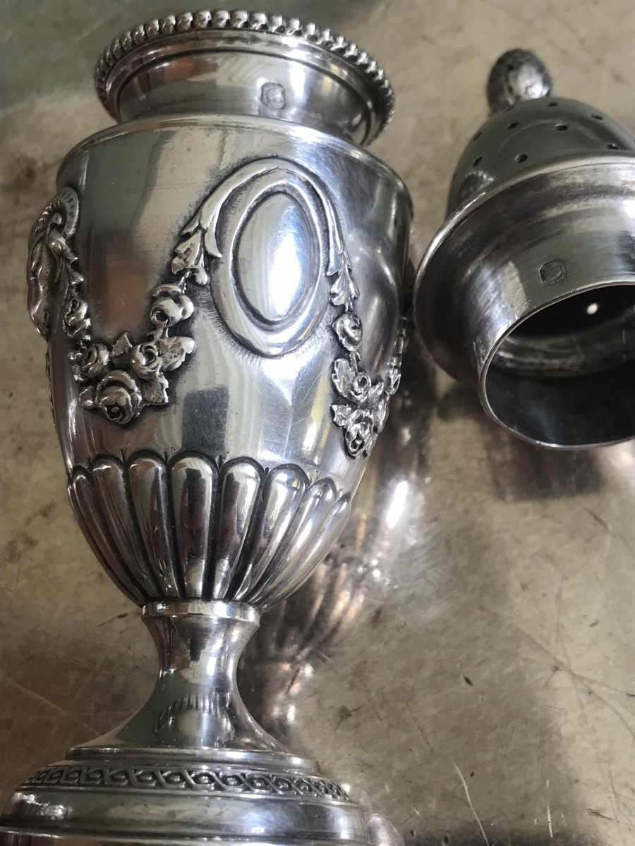 Paire de saupoudreuses en argent de style Louis XVI-photo-3